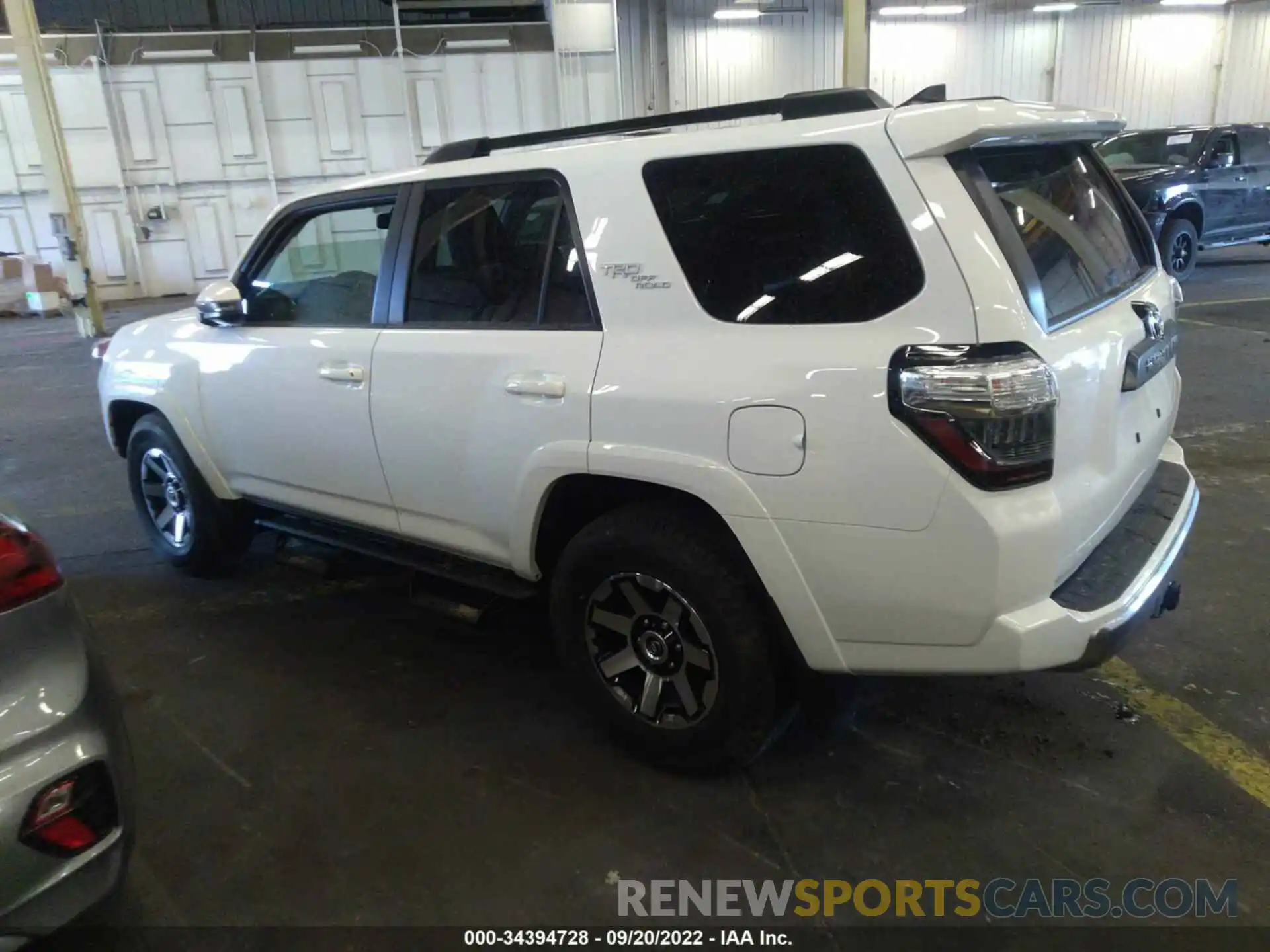 3 Photograph of a damaged car JTERU5JR6N6070852 TOYOTA 4RUNNER 2022