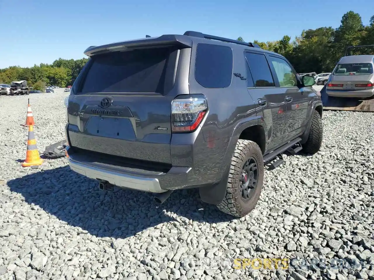 4 Photograph of a damaged car JTERU5JR7N6004892 TOYOTA 4RUNNER 2022