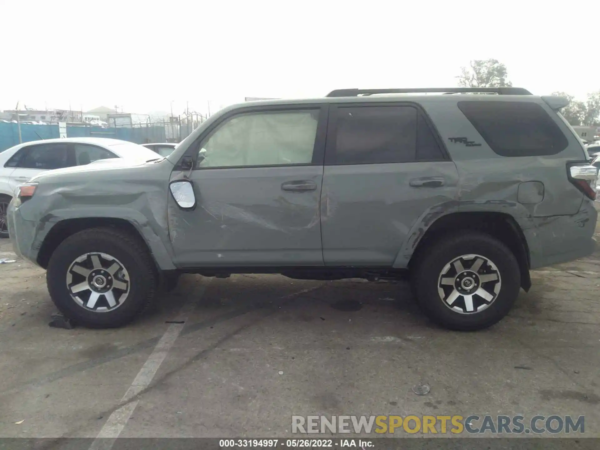 6 Photograph of a damaged car JTERU5JR8N6036007 TOYOTA 4RUNNER 2022