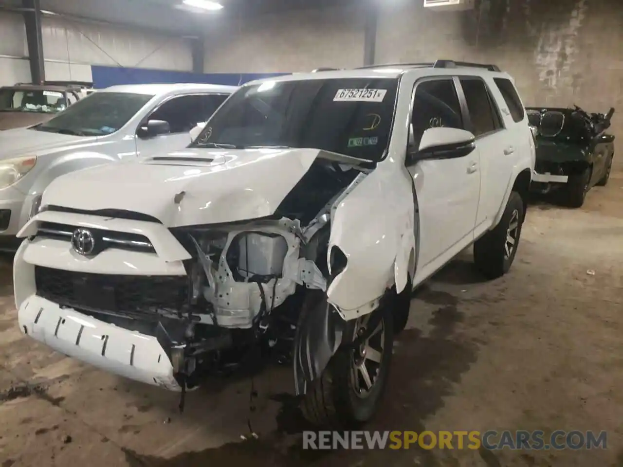 2 Photograph of a damaged car JTERU5JRXN5972586 TOYOTA 4RUNNER 2022