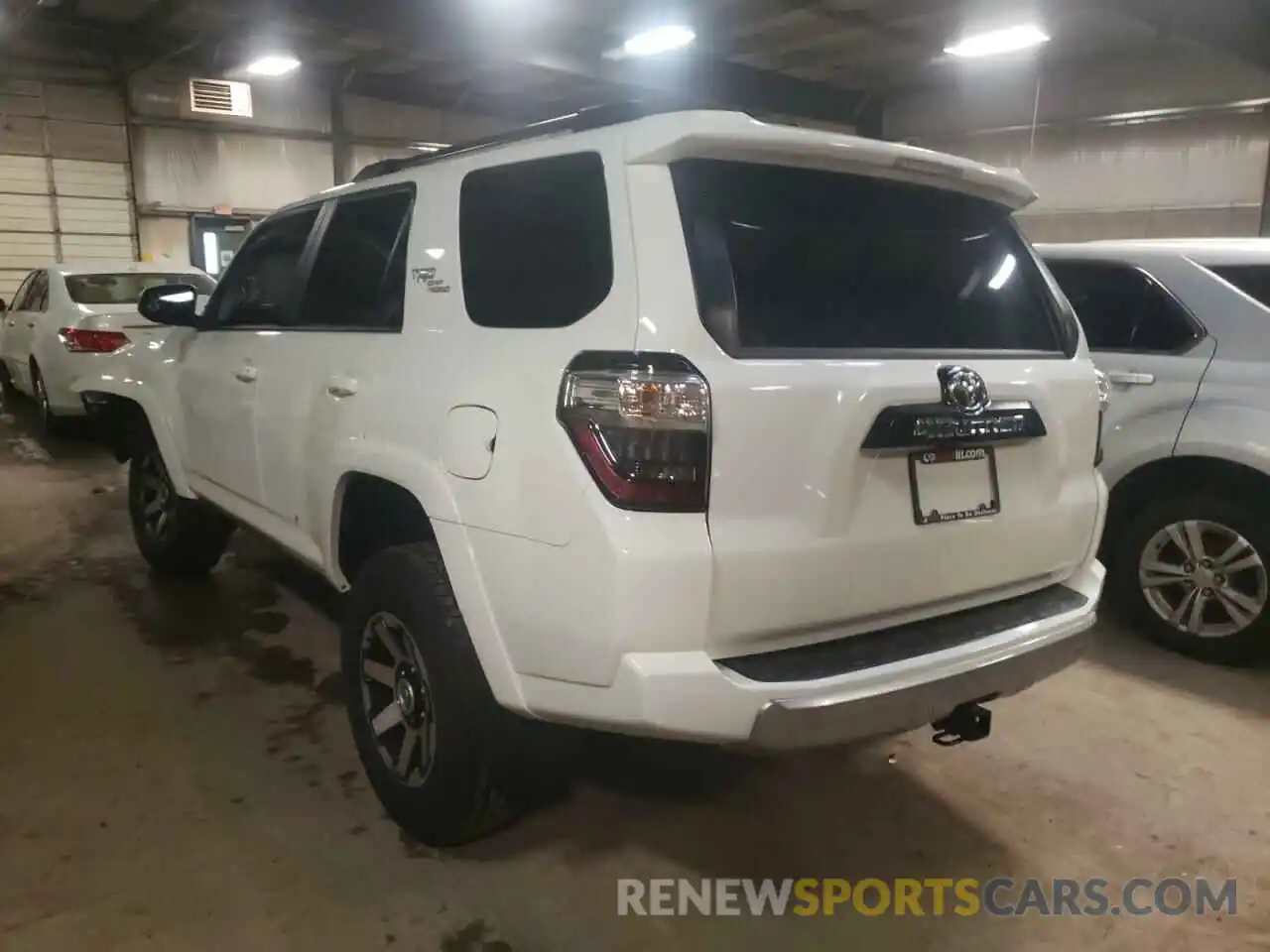 3 Photograph of a damaged car JTERU5JRXN5972586 TOYOTA 4RUNNER 2022