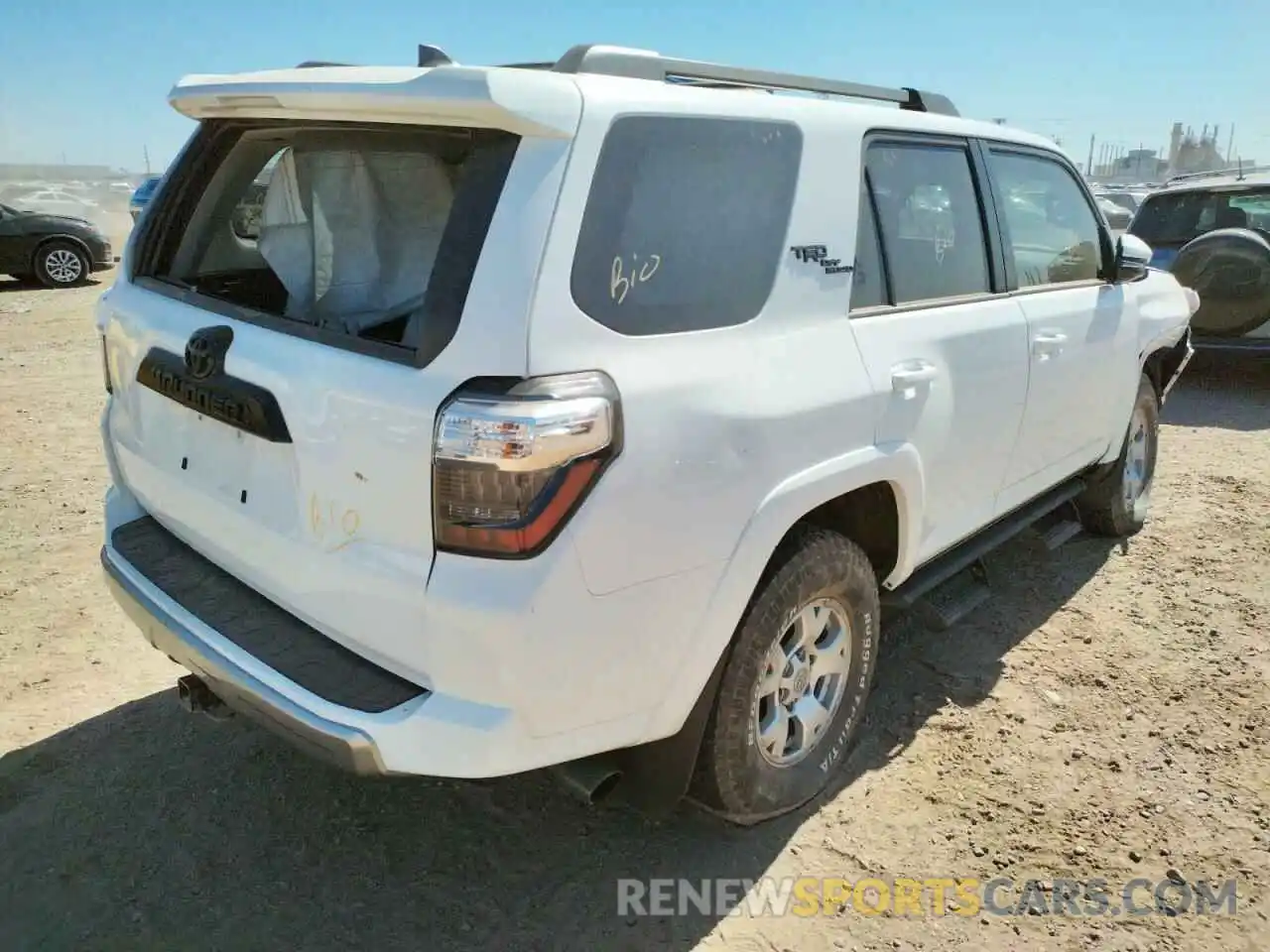 4 Photograph of a damaged car JTERU5JRXN5991977 TOYOTA 4RUNNER 2022