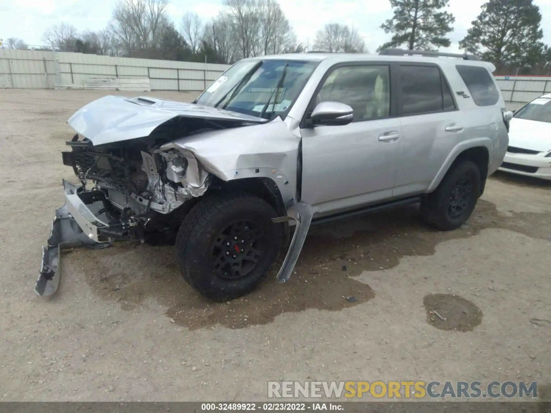 2 Photograph of a damaged car JTERU5JRXN5996175 TOYOTA 4RUNNER 2022