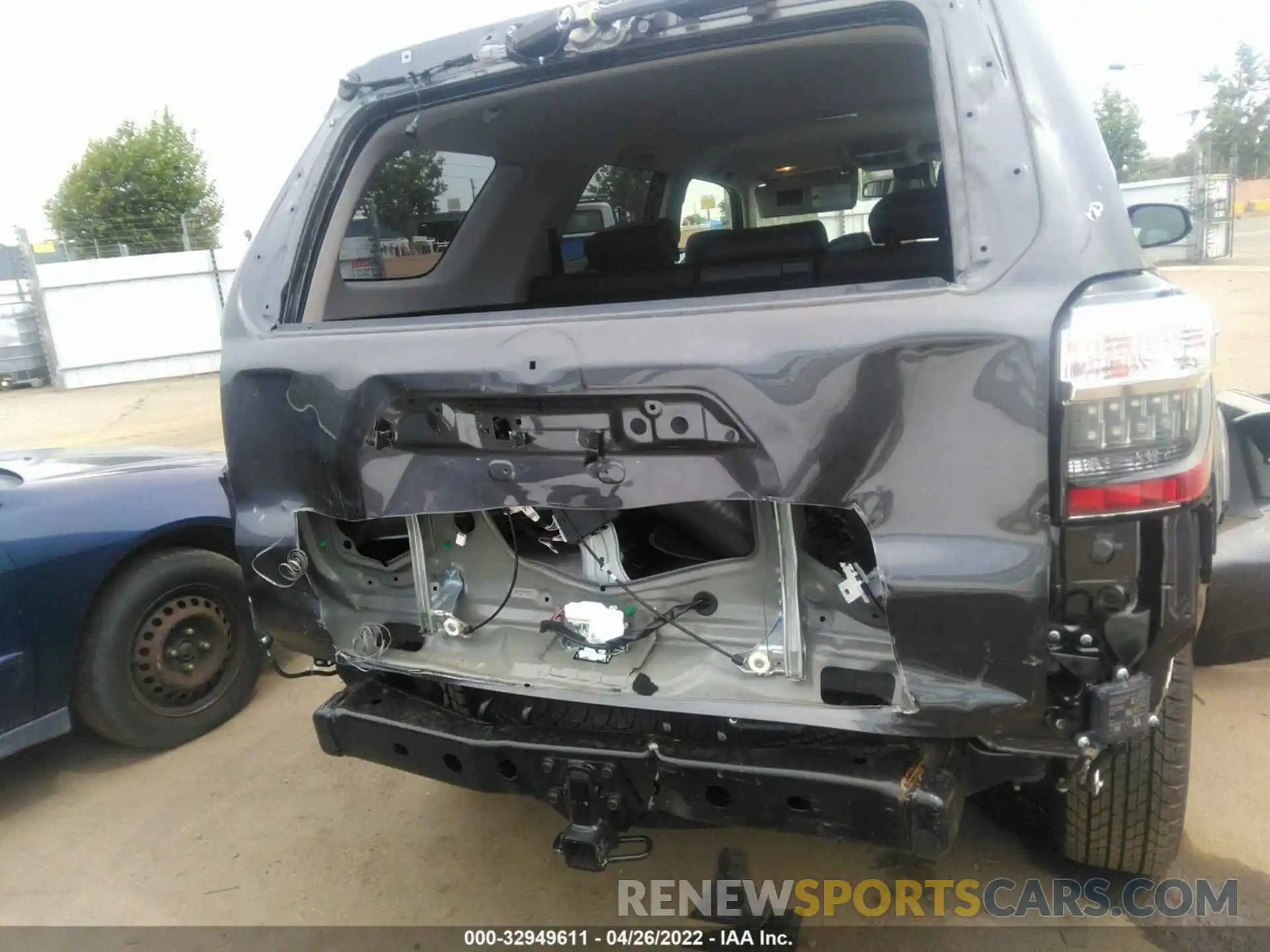 6 Photograph of a damaged car JTESU5JR2N5992865 TOYOTA 4RUNNER 2022