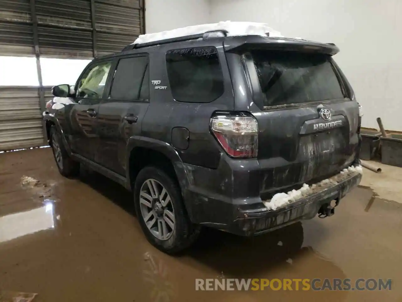 3 Photograph of a damaged car JTESU5JR4N5977395 TOYOTA 4RUNNER 2022