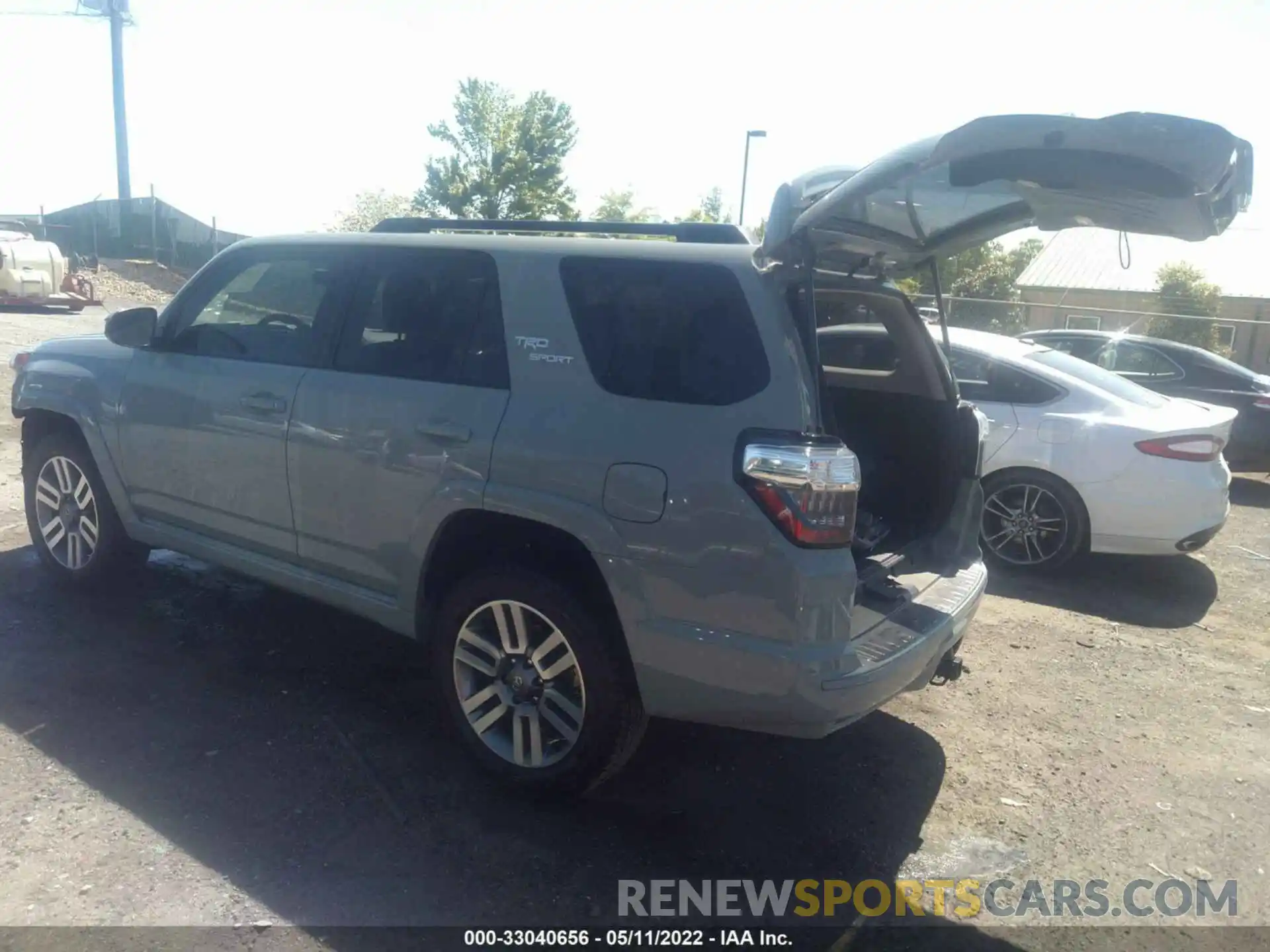 3 Photograph of a damaged car JTESU5JR6N6034466 TOYOTA 4RUNNER 2022