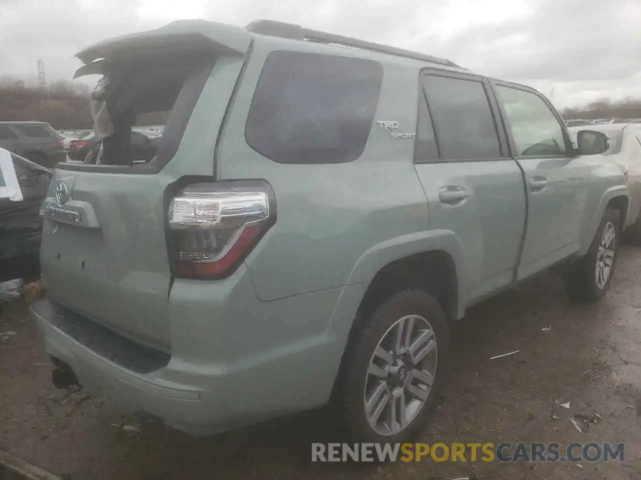 4 Photograph of a damaged car JTESU5JR7N5987502 TOYOTA 4RUNNER 2022