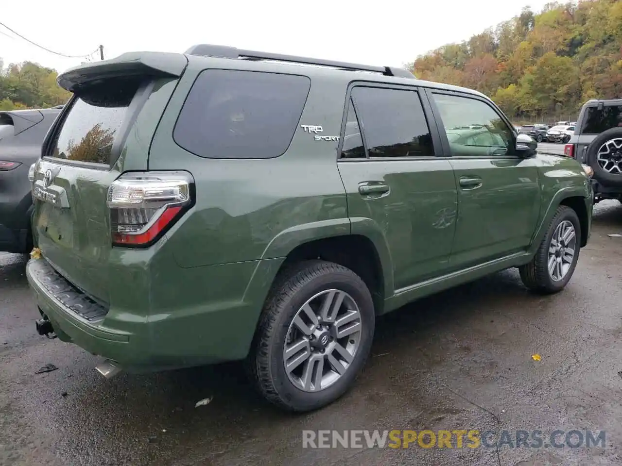 4 Photograph of a damaged car JTESU5JR7N6057416 TOYOTA 4RUNNER 2022