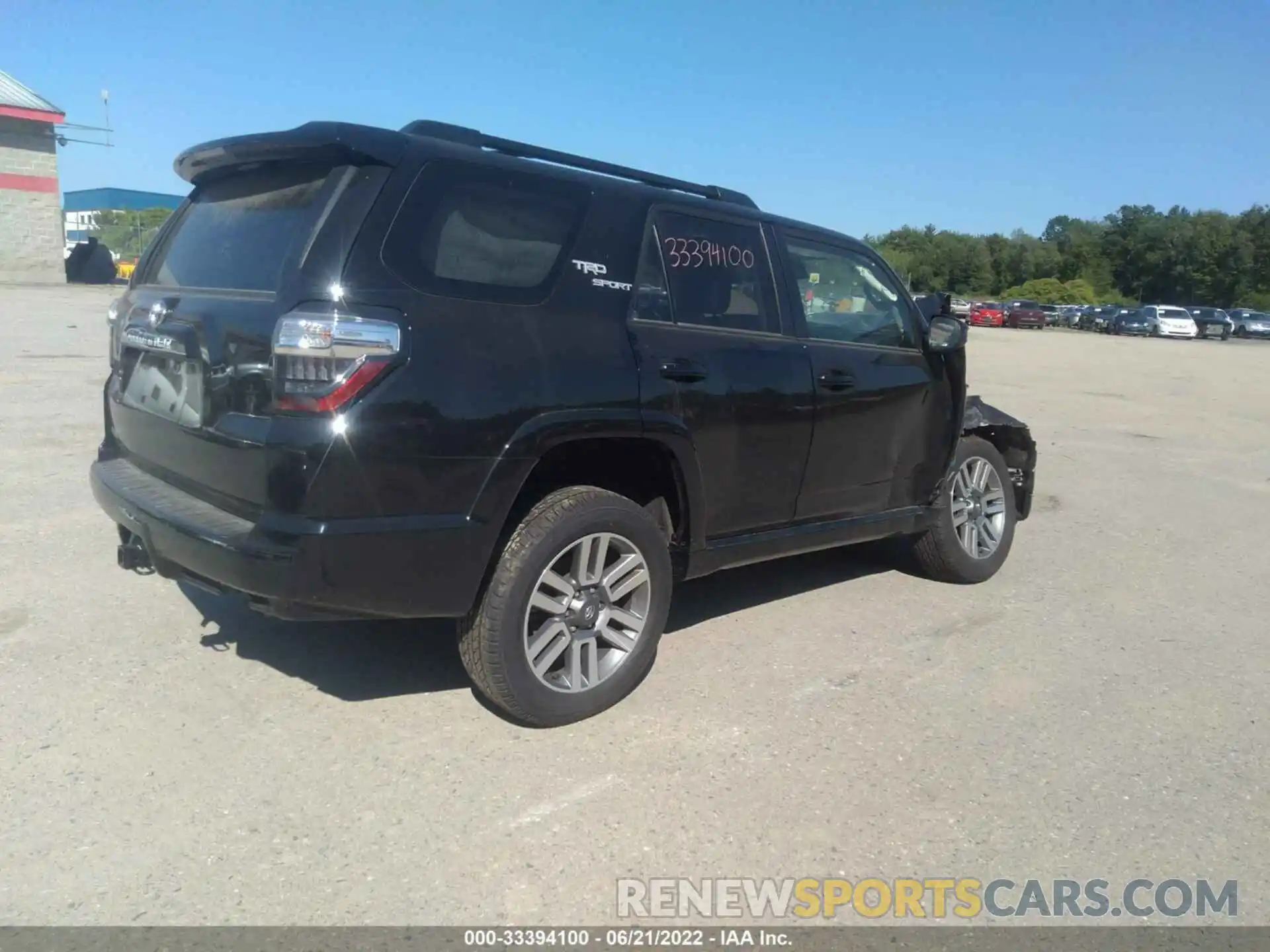 4 Photograph of a damaged car JTESU5JR8N6027387 TOYOTA 4RUNNER 2022