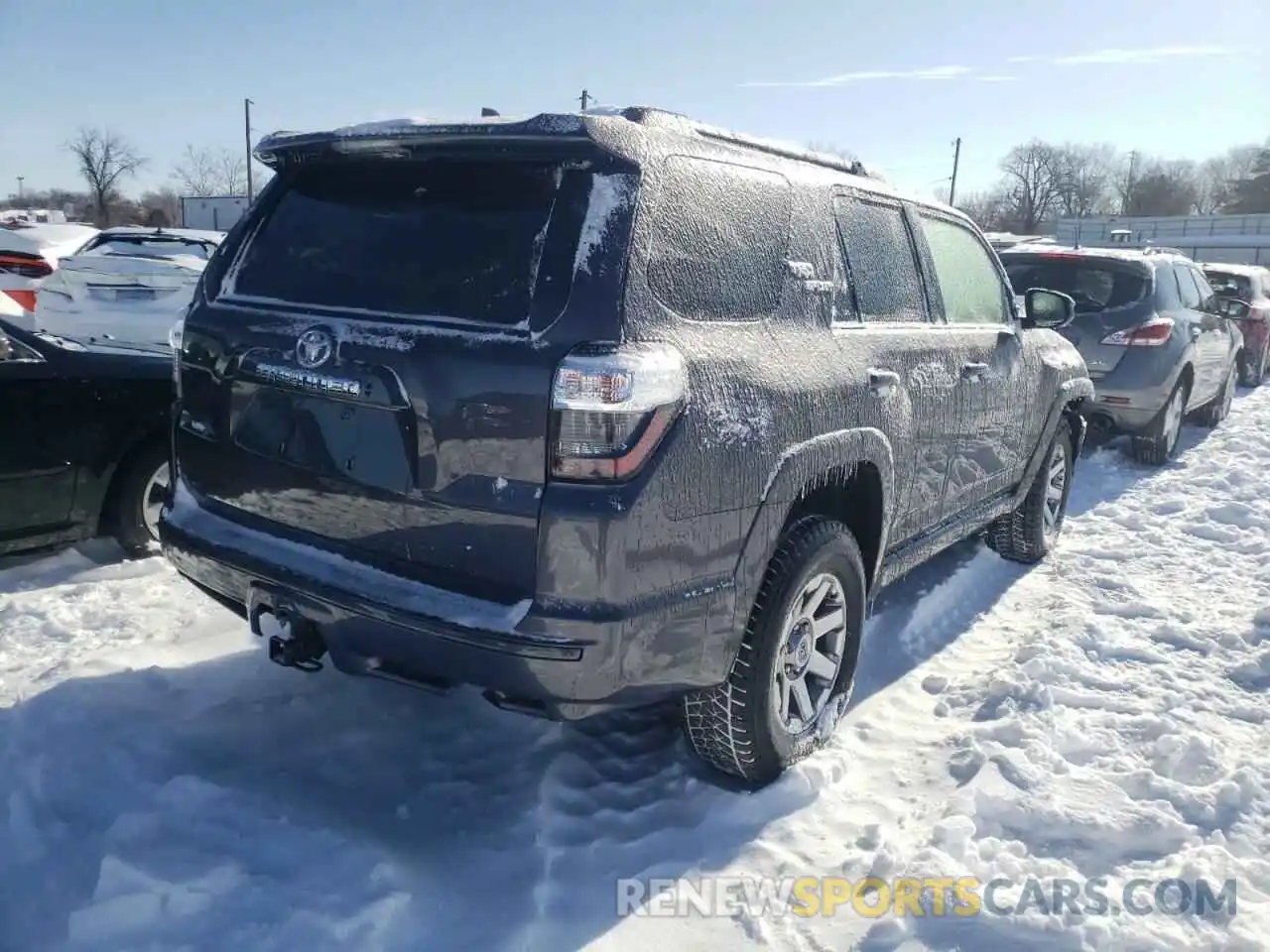 4 Photograph of a damaged car JTESU5JR9N5983225 TOYOTA 4RUNNER 2022