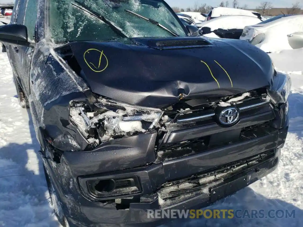 9 Photograph of a damaged car JTESU5JR9N5983225 TOYOTA 4RUNNER 2022