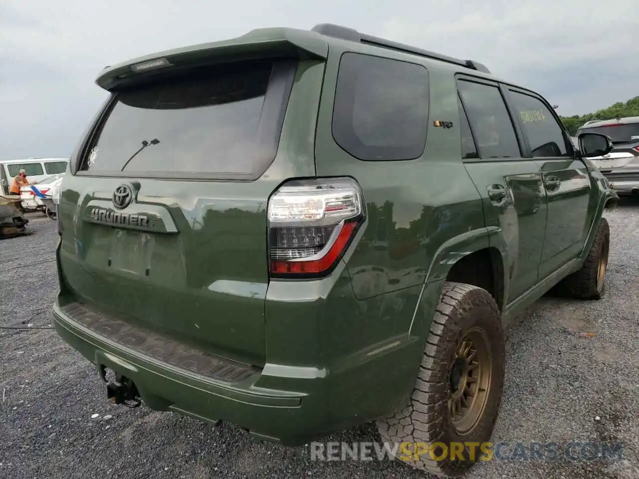 4 Photograph of a damaged car JTESU5JR9N5988294 TOYOTA 4RUNNER 2022