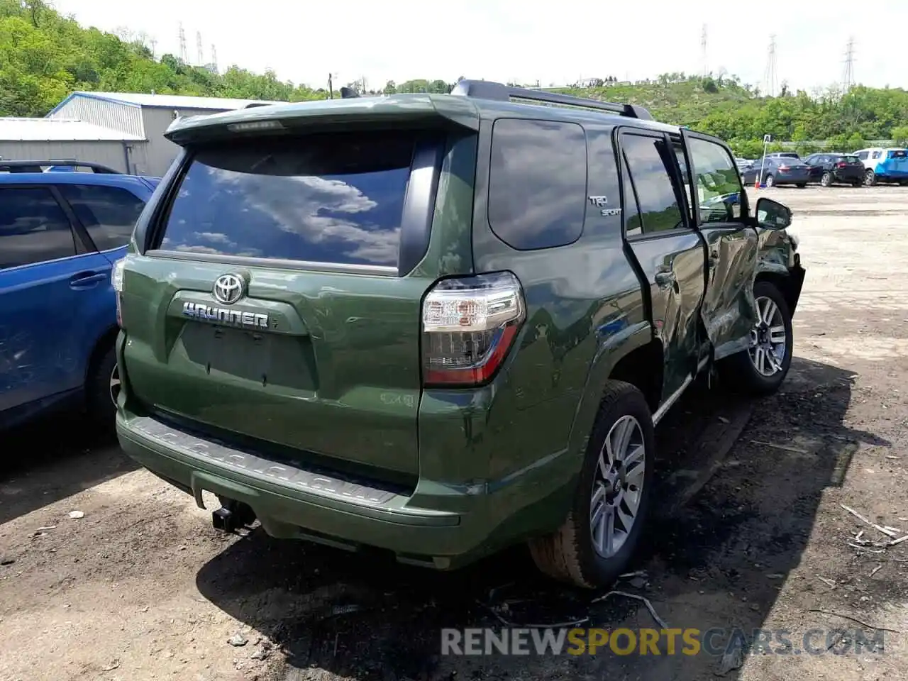 4 Photograph of a damaged car JTESU5JRXN5986229 TOYOTA 4RUNNER 2022