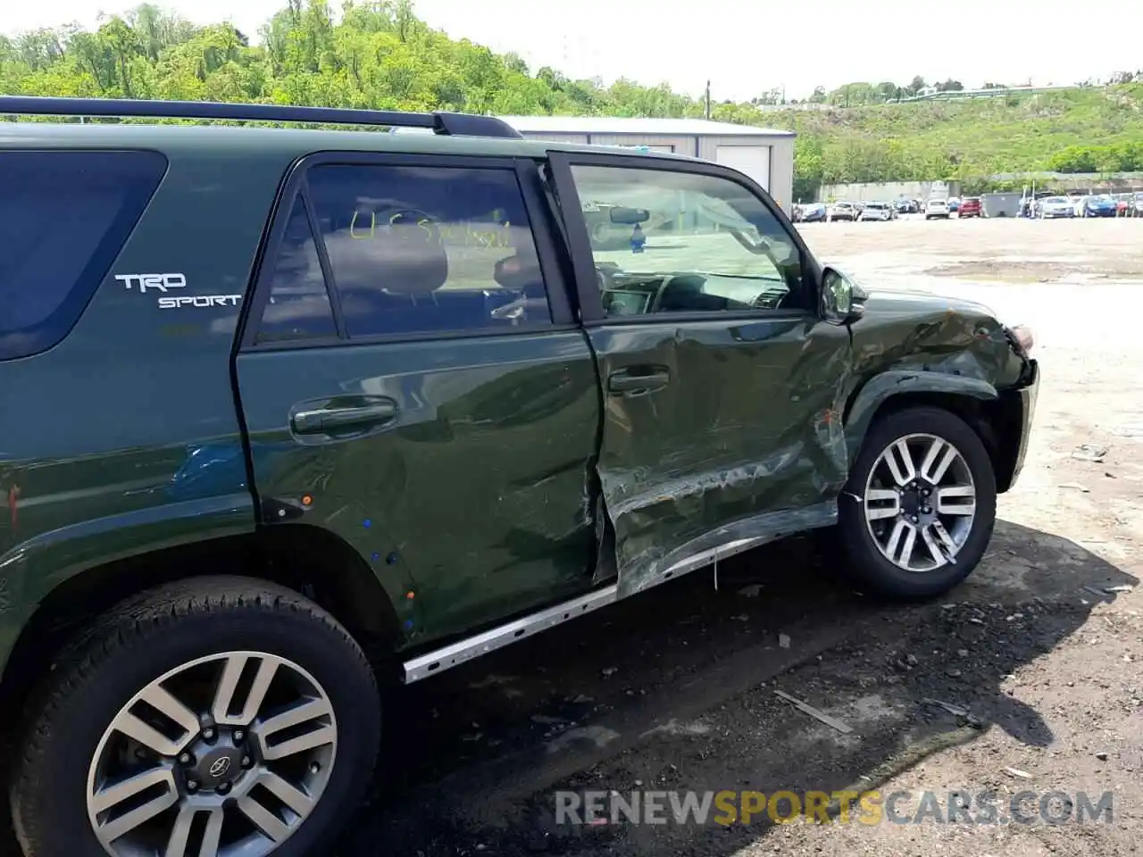 9 Photograph of a damaged car JTESU5JRXN5986229 TOYOTA 4RUNNER 2022