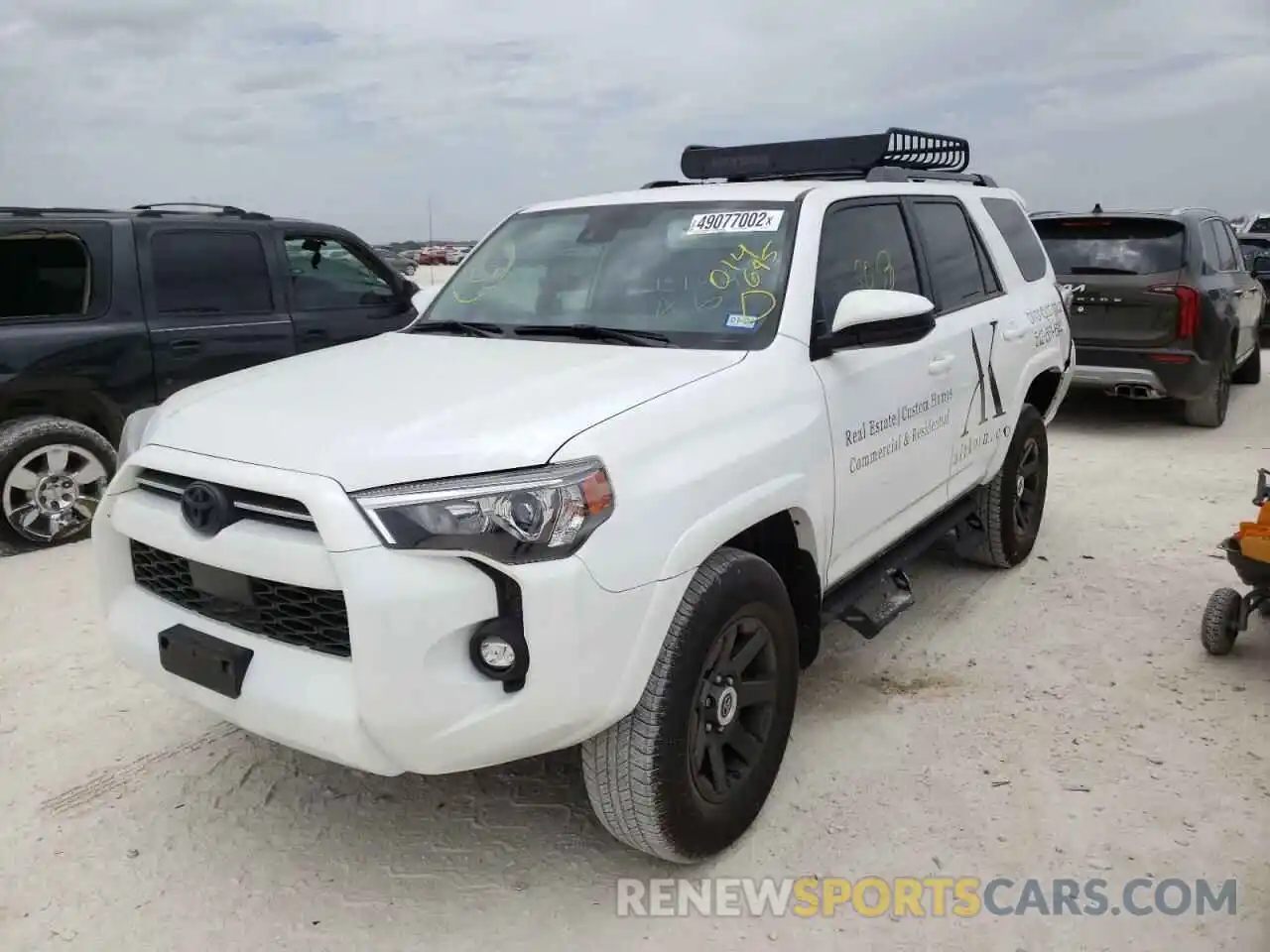 2 Photograph of a damaged car JTETU5JR3N6014695 TOYOTA 4RUNNER 2022