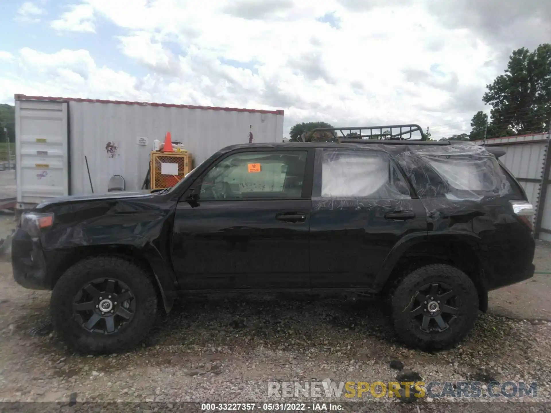 6 Photograph of a damaged car JTETU5JR3N6023218 TOYOTA 4RUNNER 2022