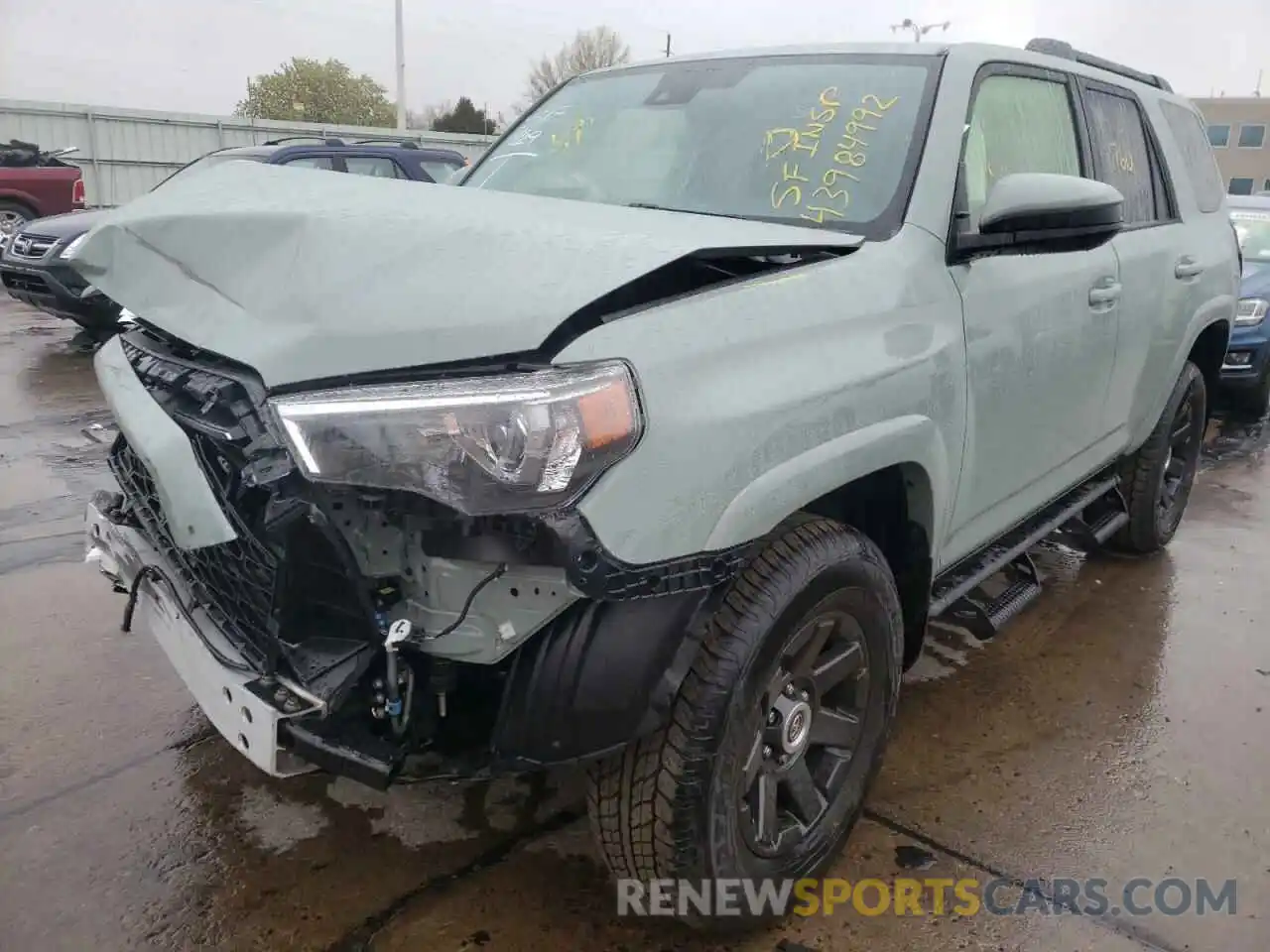 2 Photograph of a damaged car JTETU5JR4N6021073 TOYOTA 4RUNNER 2022