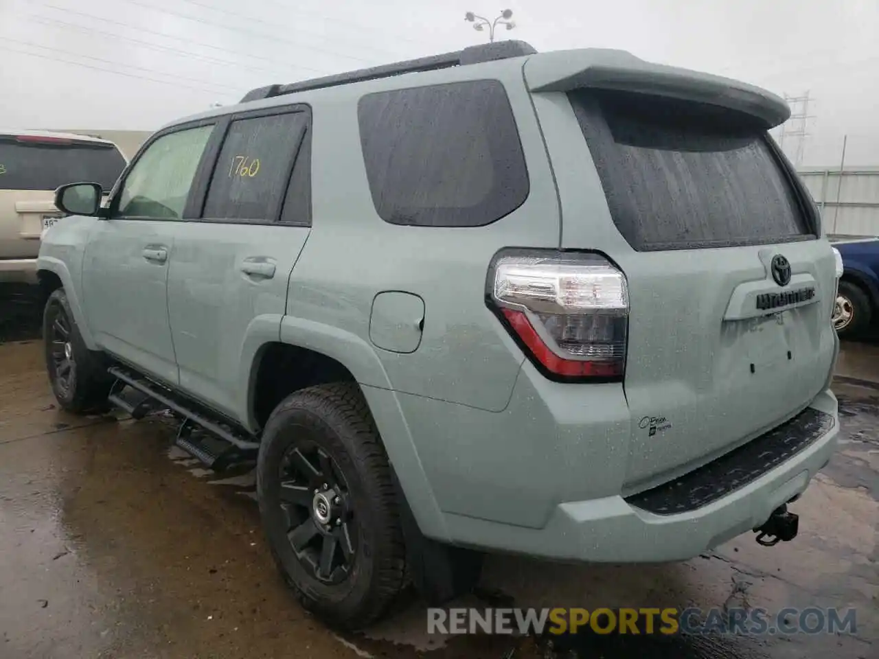 3 Photograph of a damaged car JTETU5JR4N6021073 TOYOTA 4RUNNER 2022