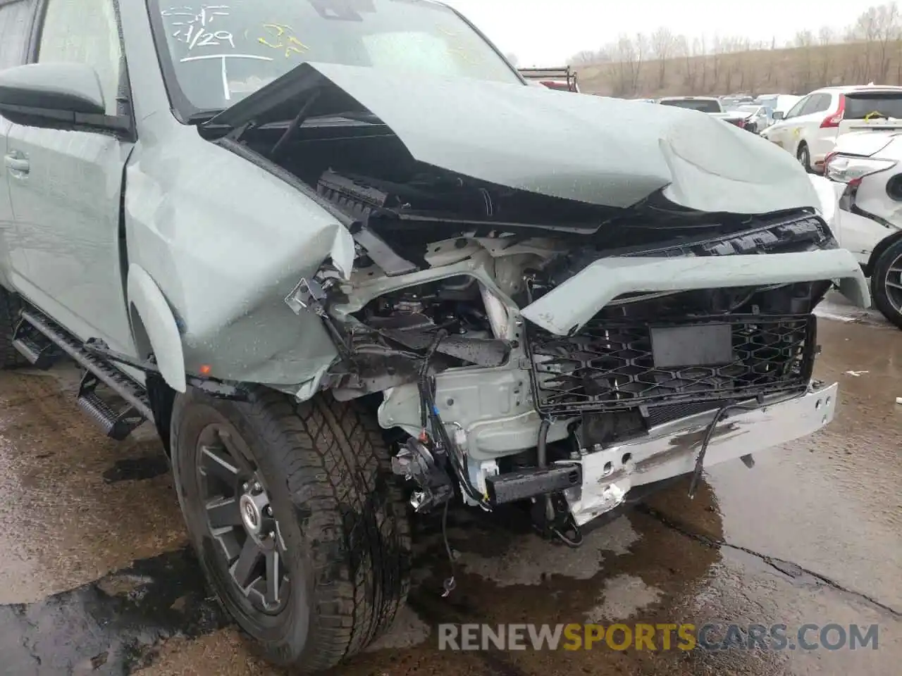 9 Photograph of a damaged car JTETU5JR4N6021073 TOYOTA 4RUNNER 2022