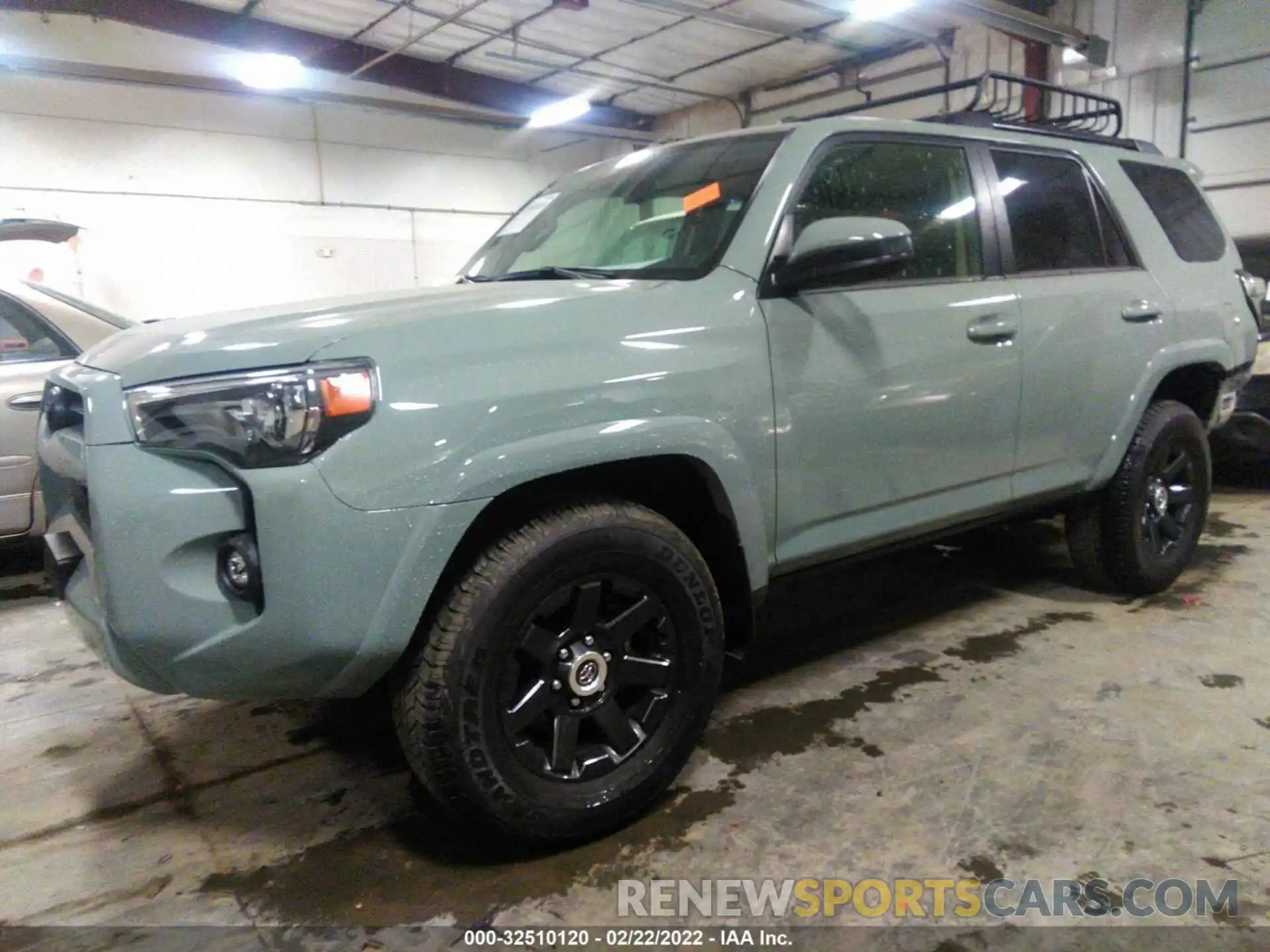 2 Photograph of a damaged car JTETU5JR6N5976091 TOYOTA 4RUNNER 2022