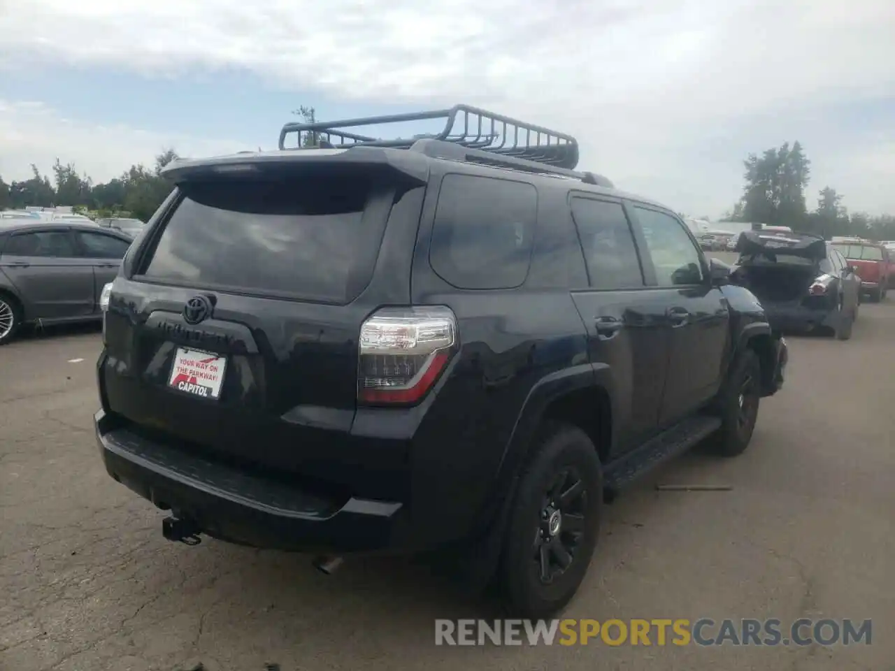 4 Photograph of a damaged car JTETU5JR7N6035193 TOYOTA 4RUNNER 2022