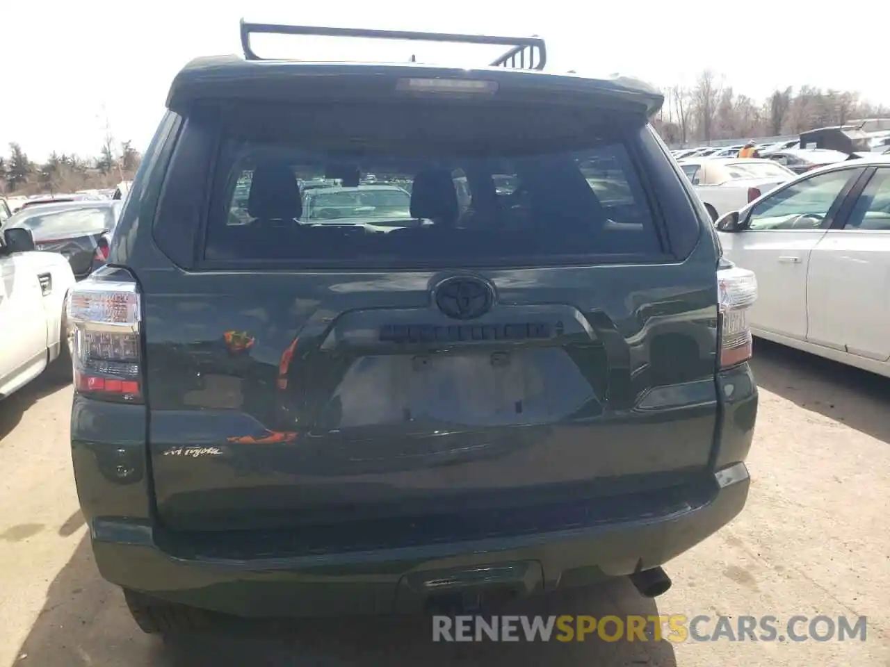 6 Photograph of a damaged car JTETU5JRXN6028528 TOYOTA 4RUNNER 2022