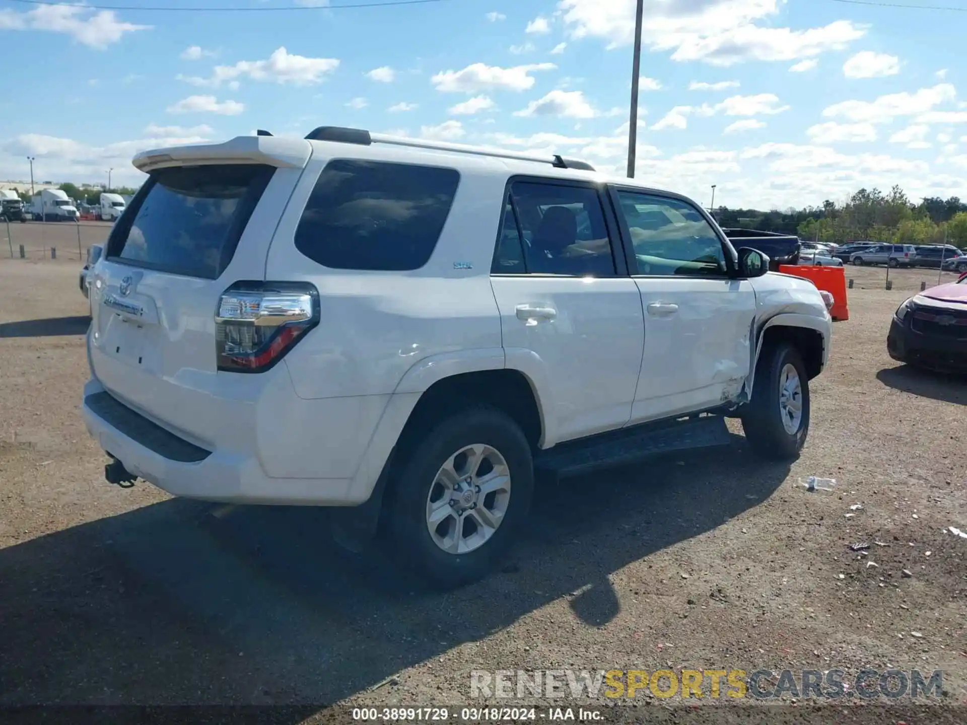 4 Фотография поврежденного автомобиля JTEMU5JR7P6139545 TOYOTA 4RUNNER 2023