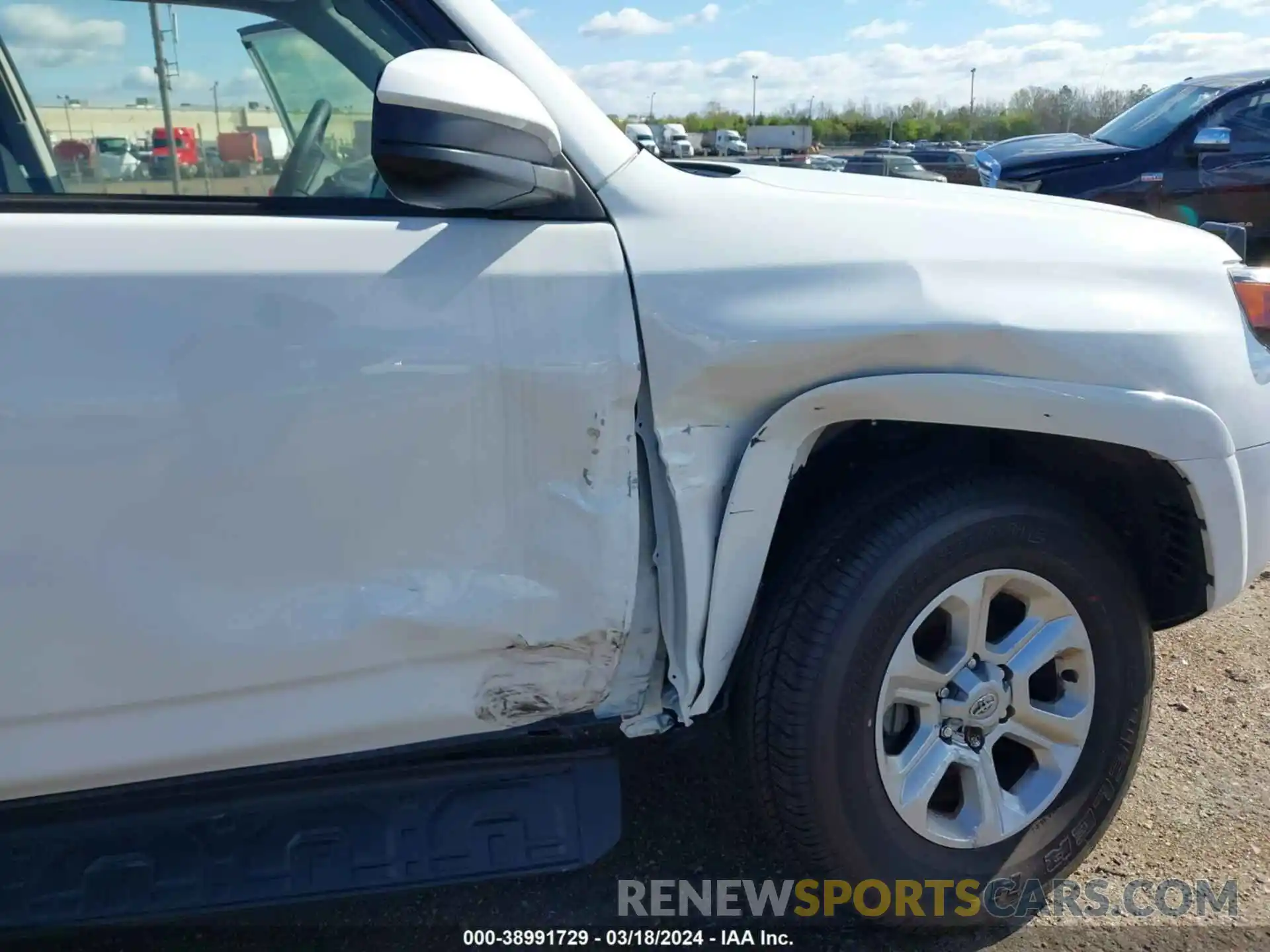 6 Photograph of a damaged car JTEMU5JR7P6139545 TOYOTA 4RUNNER 2023