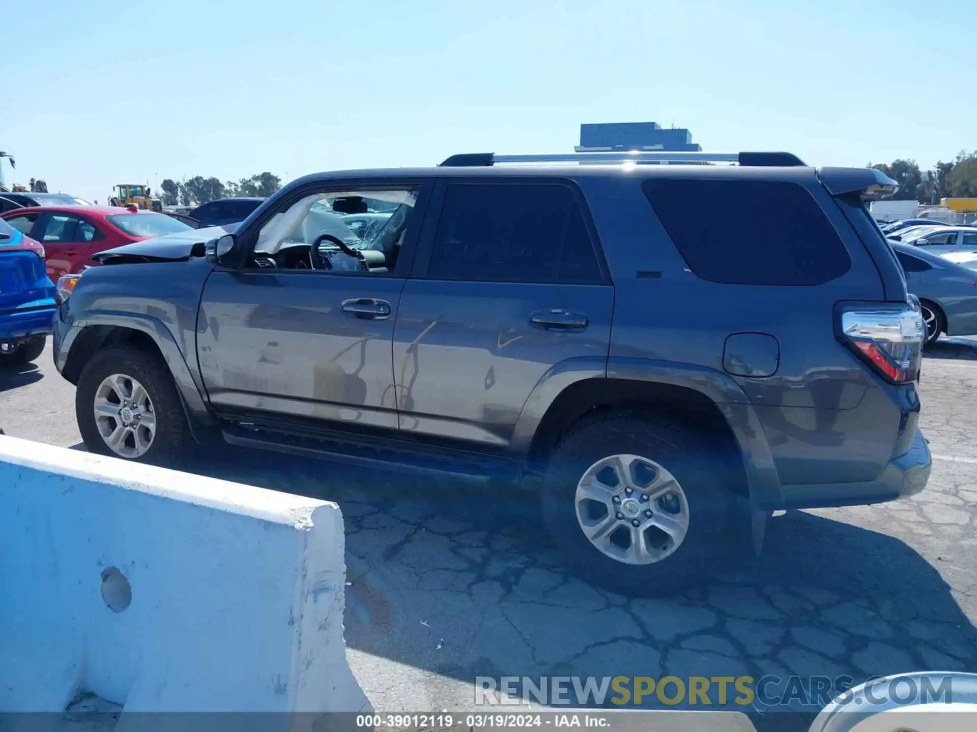 14 Photograph of a damaged car JTENU5JR9P6142077 TOYOTA 4RUNNER 2023