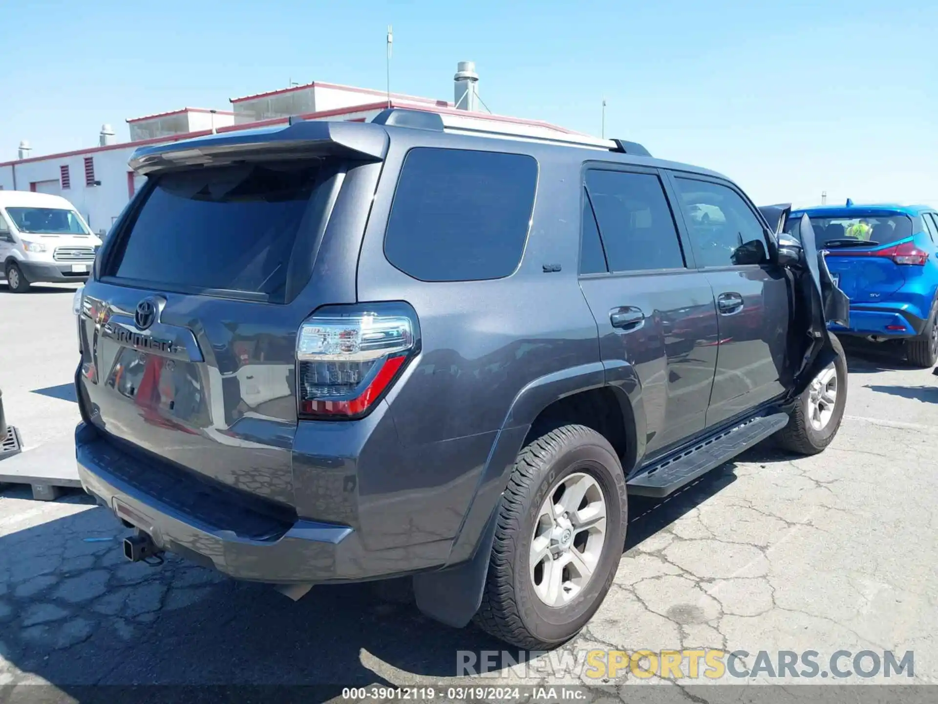 4 Фотография поврежденного автомобиля JTENU5JR9P6142077 TOYOTA 4RUNNER 2023