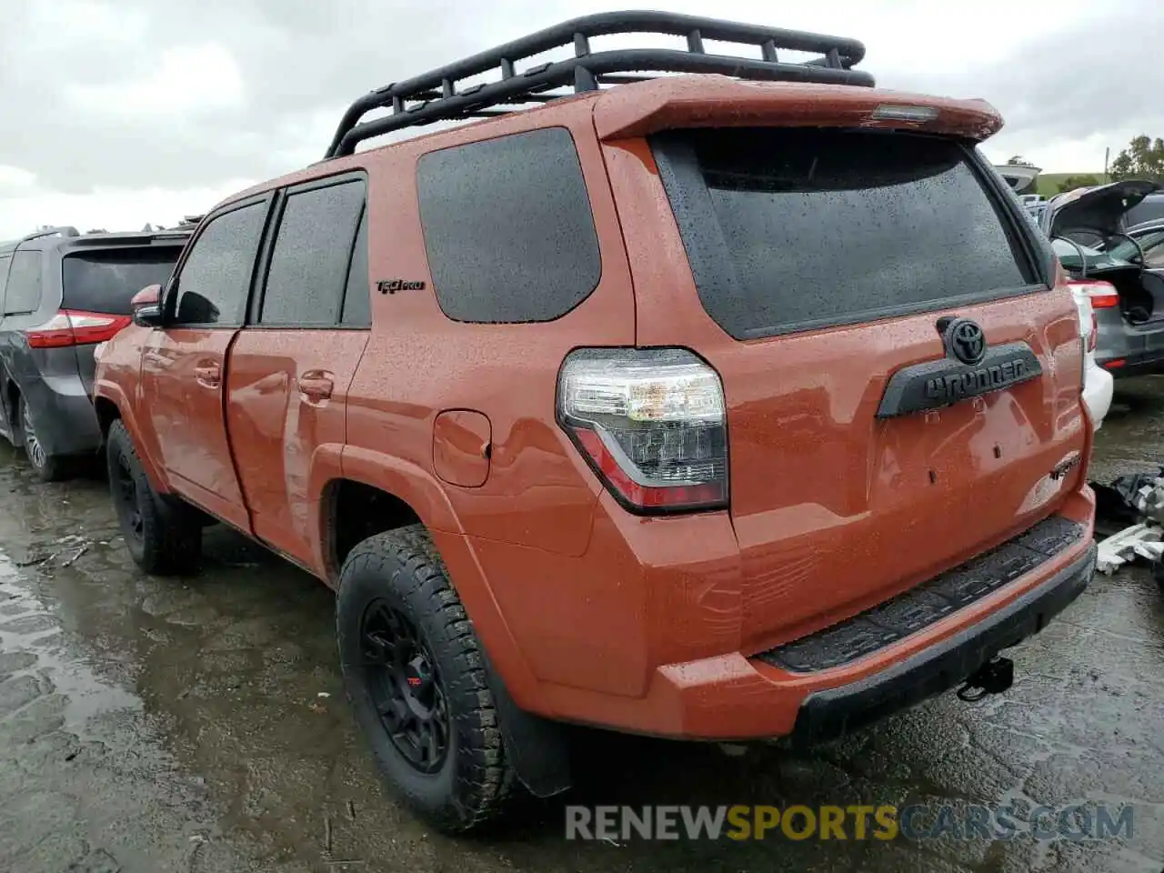 2 Photograph of a damaged car JTELU5JR3R6223201 TOYOTA 4RUNNER 2024