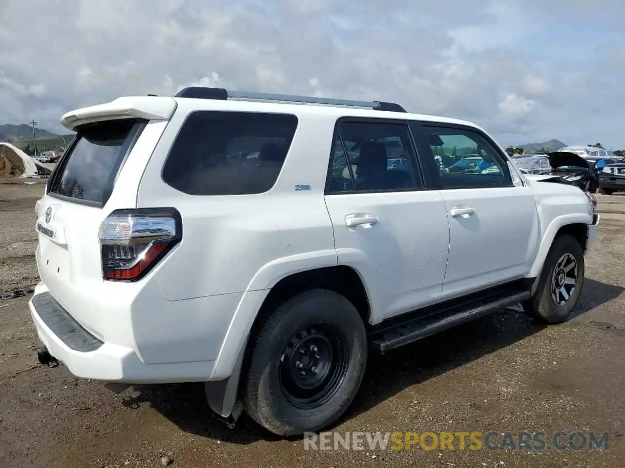 3 Photograph of a damaged car JTENU5JR6R6213903 TOYOTA 4RUNNER 2024