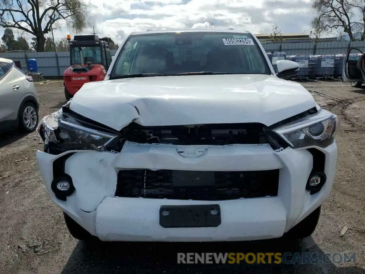 5 Photograph of a damaged car JTENU5JR6R6213903 TOYOTA 4RUNNER 2024