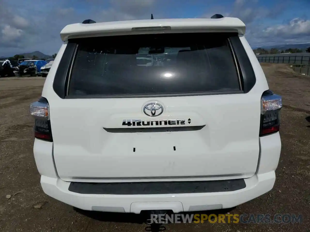 6 Photograph of a damaged car JTENU5JR6R6213903 TOYOTA 4RUNNER 2024