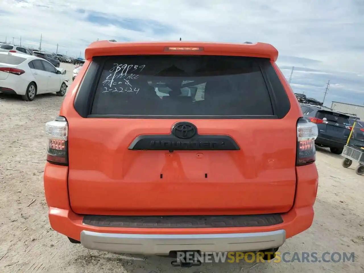 6 Photograph of a damaged car JTERU5JR9R6217557 TOYOTA 4RUNNER 2024