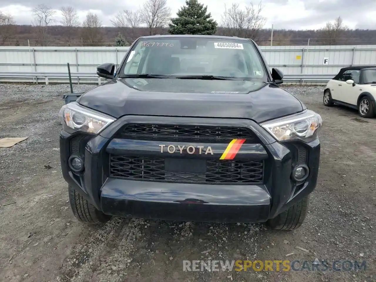 5 Photograph of a damaged car JTEUU5JR8P6120213 TOYOTA 4RUNNER 40 2023