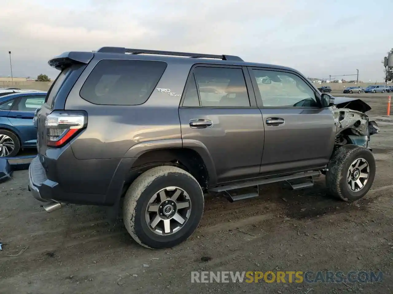 3 Фотография поврежденного автомобиля JTEPU5JRXP6165957 TOYOTA 4RUNNER SE 2023