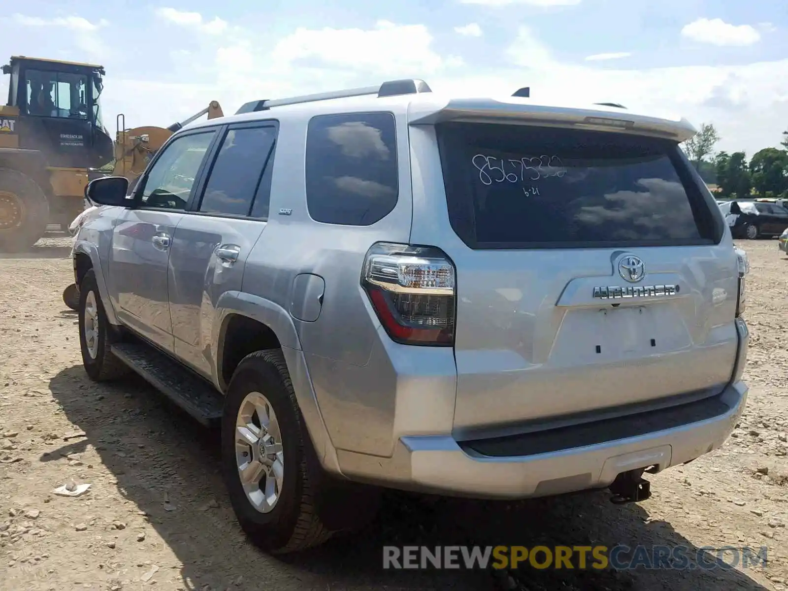 3 Фотография поврежденного автомобиля JTEBU5JR0K5614670 TOYOTA 4RUNNER SR 2019