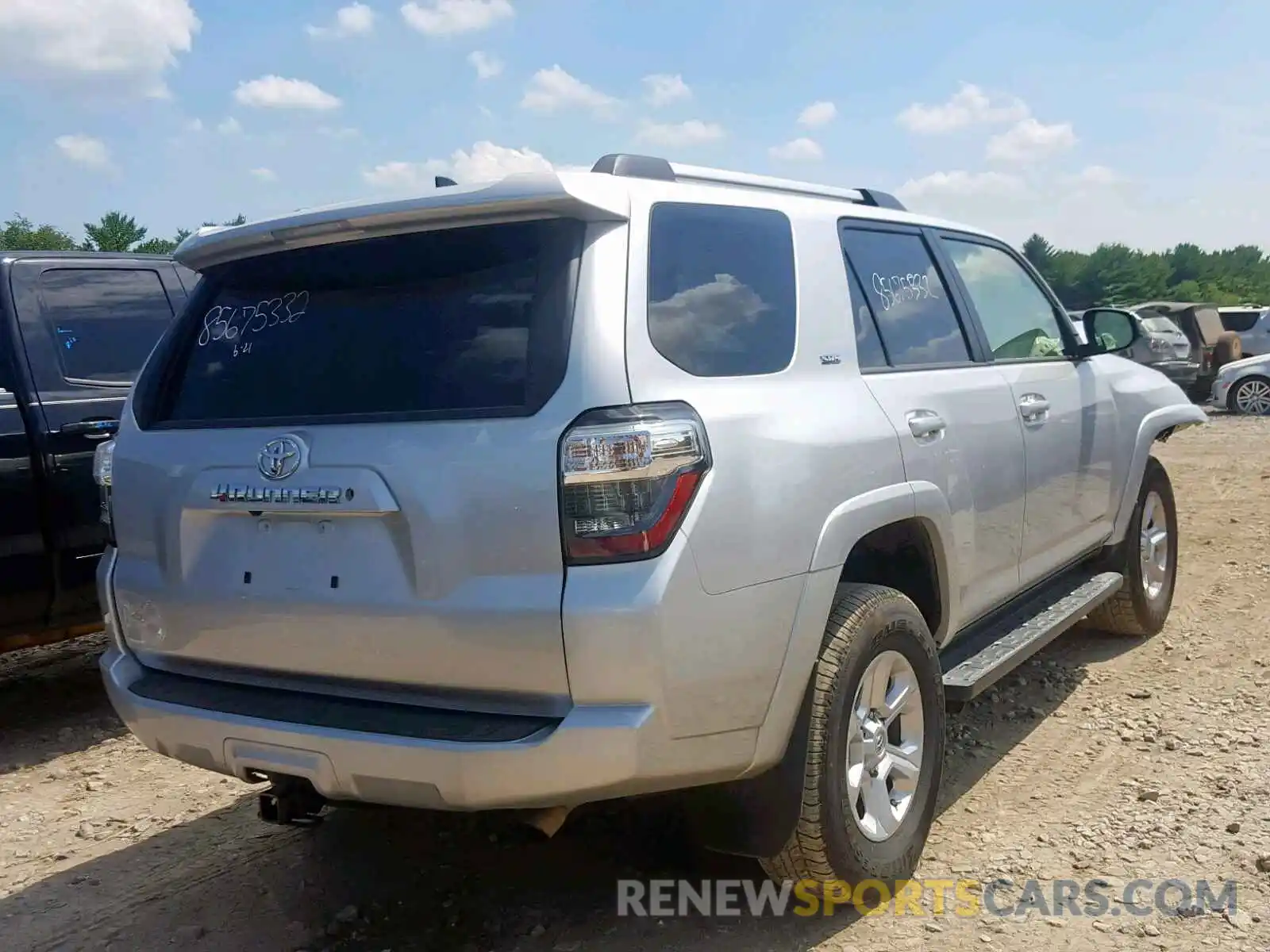 4 Фотография поврежденного автомобиля JTEBU5JR0K5614670 TOYOTA 4RUNNER SR 2019