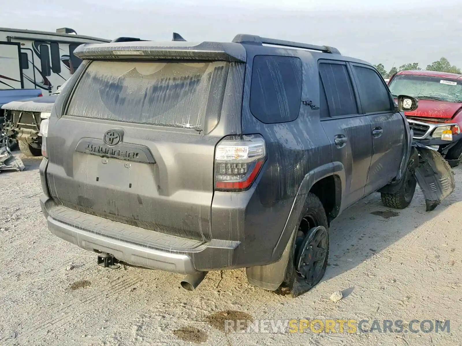 4 Фотография поврежденного автомобиля JTEBU5JR1K5612815 TOYOTA 4RUNNER SR 2019