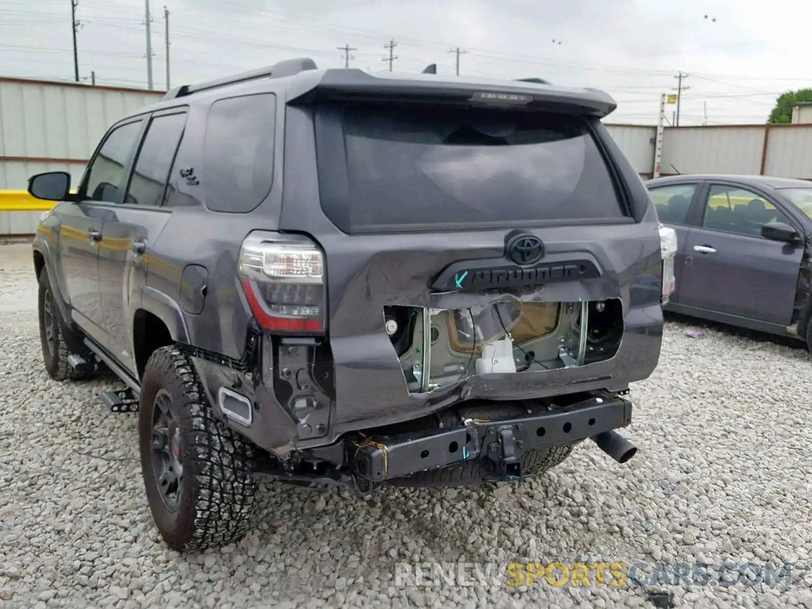 3 Фотография поврежденного автомобиля JTEBU5JR1K5630070 TOYOTA 4RUNNER SR 2019