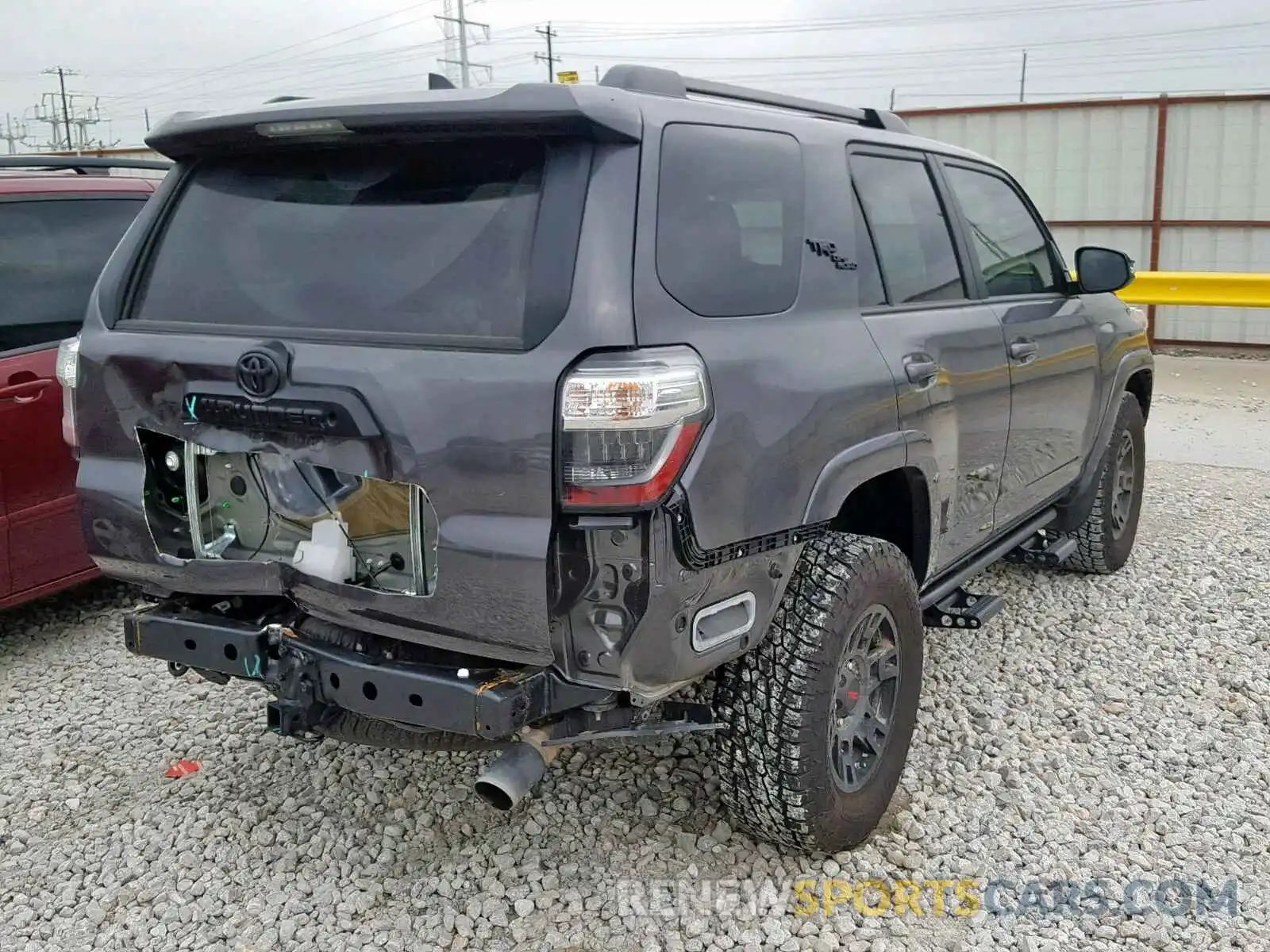 4 Фотография поврежденного автомобиля JTEBU5JR1K5630070 TOYOTA 4RUNNER SR 2019