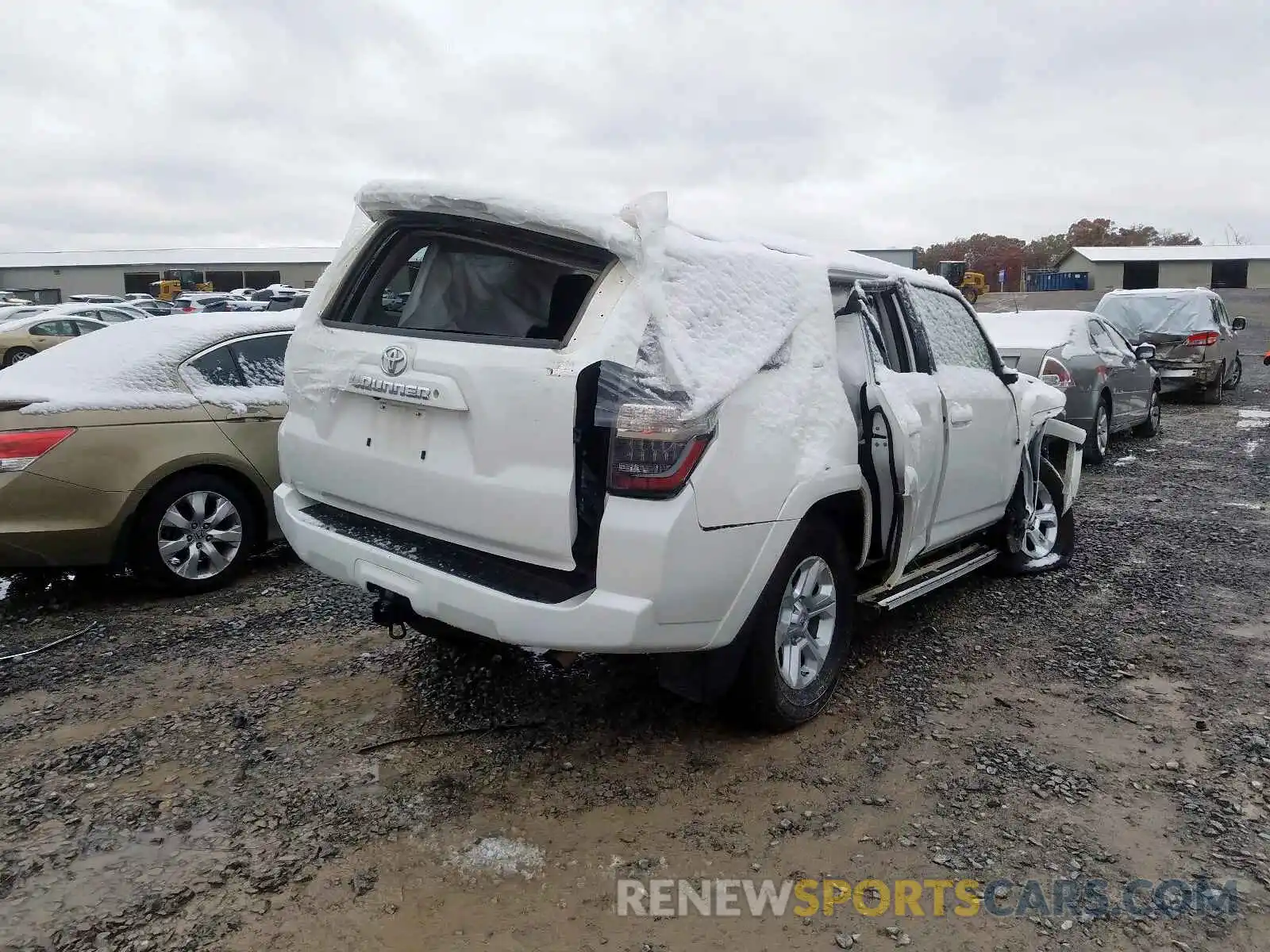 4 Фотография поврежденного автомобиля JTEBU5JR1K5669614 TOYOTA 4RUNNER SR 2019