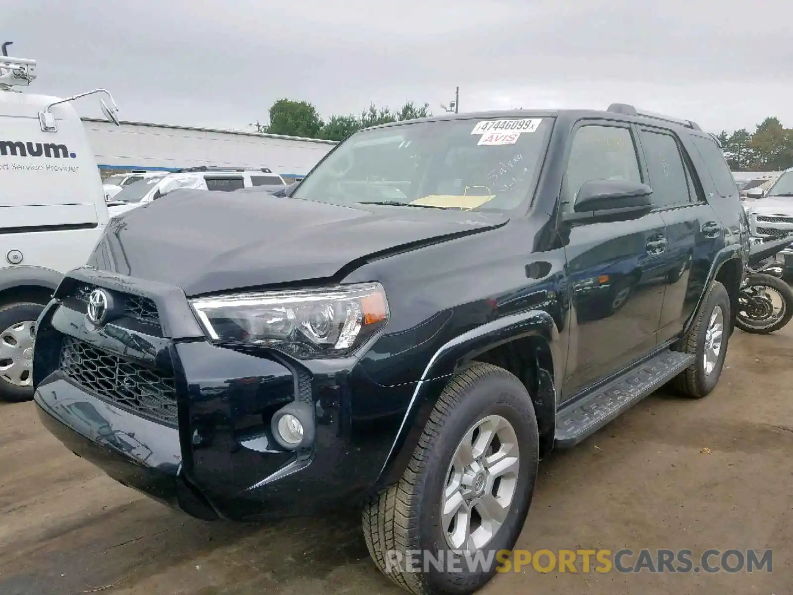 2 Фотография поврежденного автомобиля JTEBU5JR2K5656659 TOYOTA 4RUNNER SR 2019