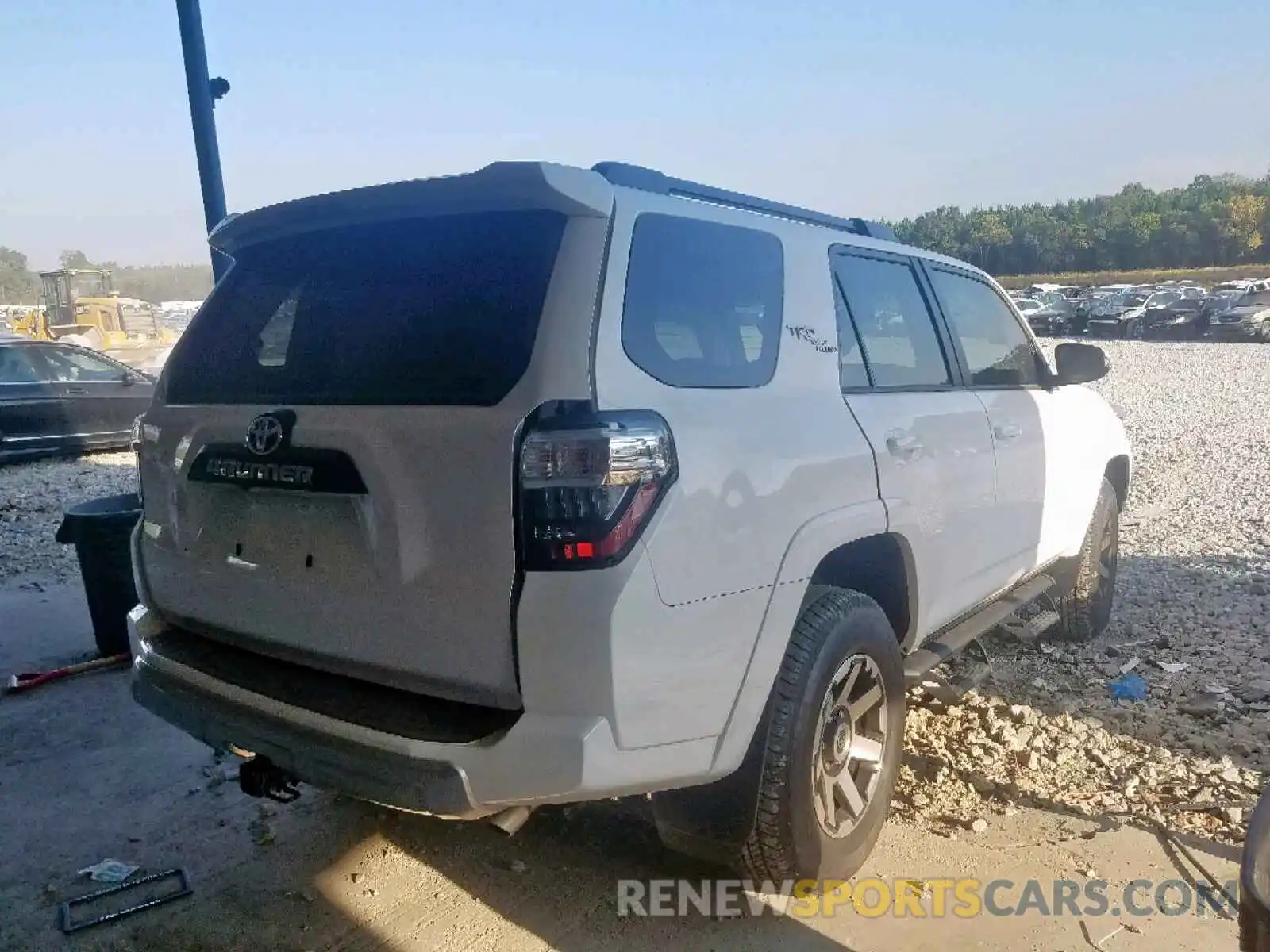 4 Фотография поврежденного автомобиля JTEBU5JR2K5708775 TOYOTA 4RUNNER SR 2019