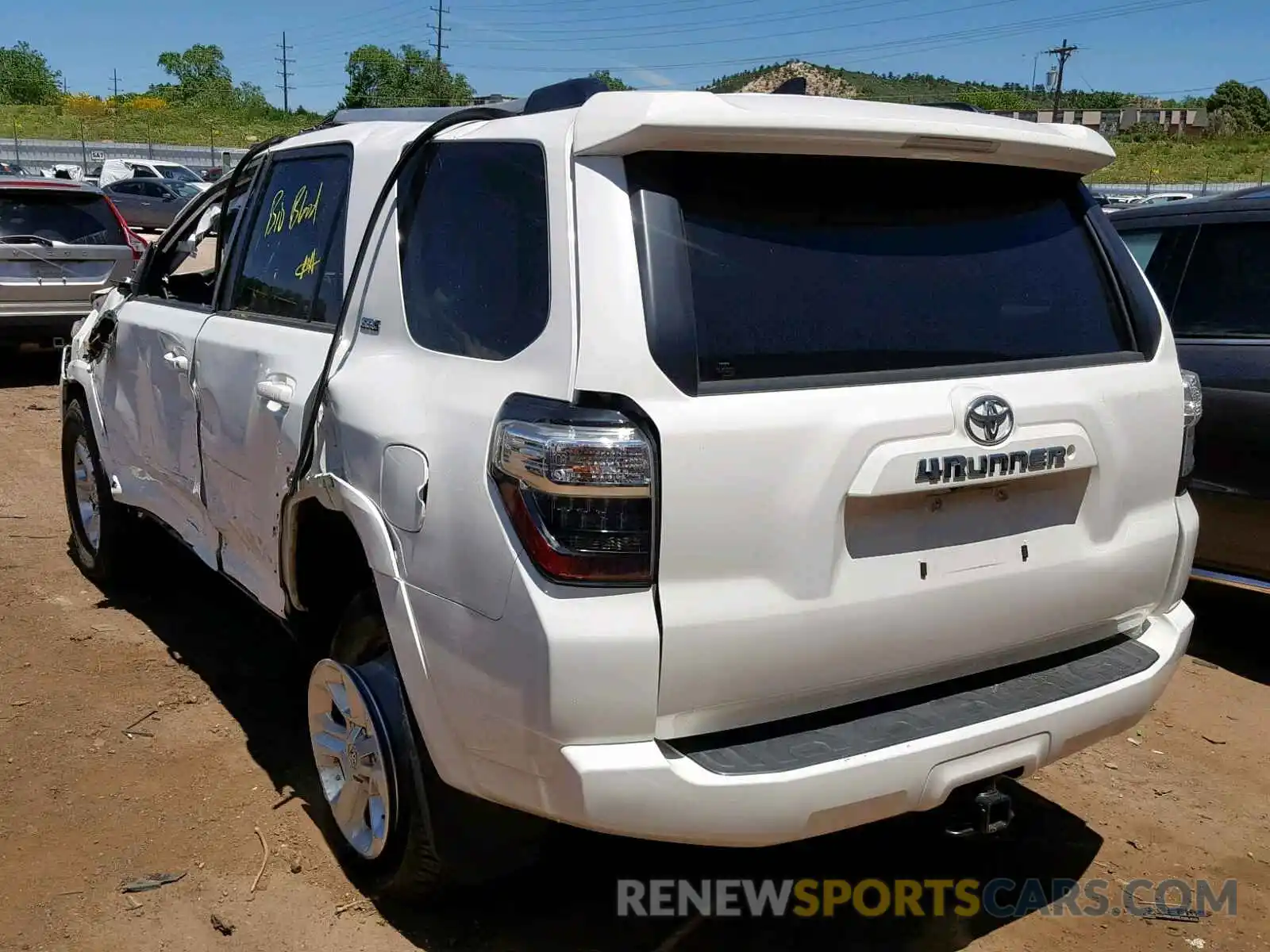 3 Фотография поврежденного автомобиля JTEBU5JR3K5620656 TOYOTA 4RUNNER SR 2019