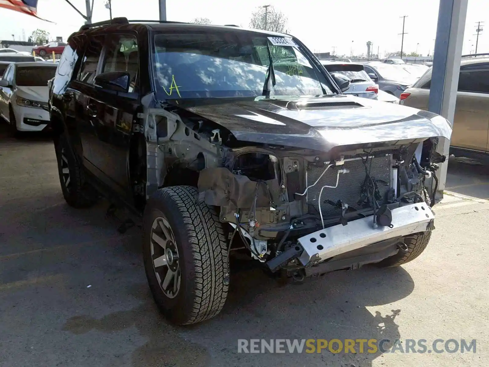 1 Фотография поврежденного автомобиля JTEBU5JR3K5629857 TOYOTA 4RUNNER SR 2019