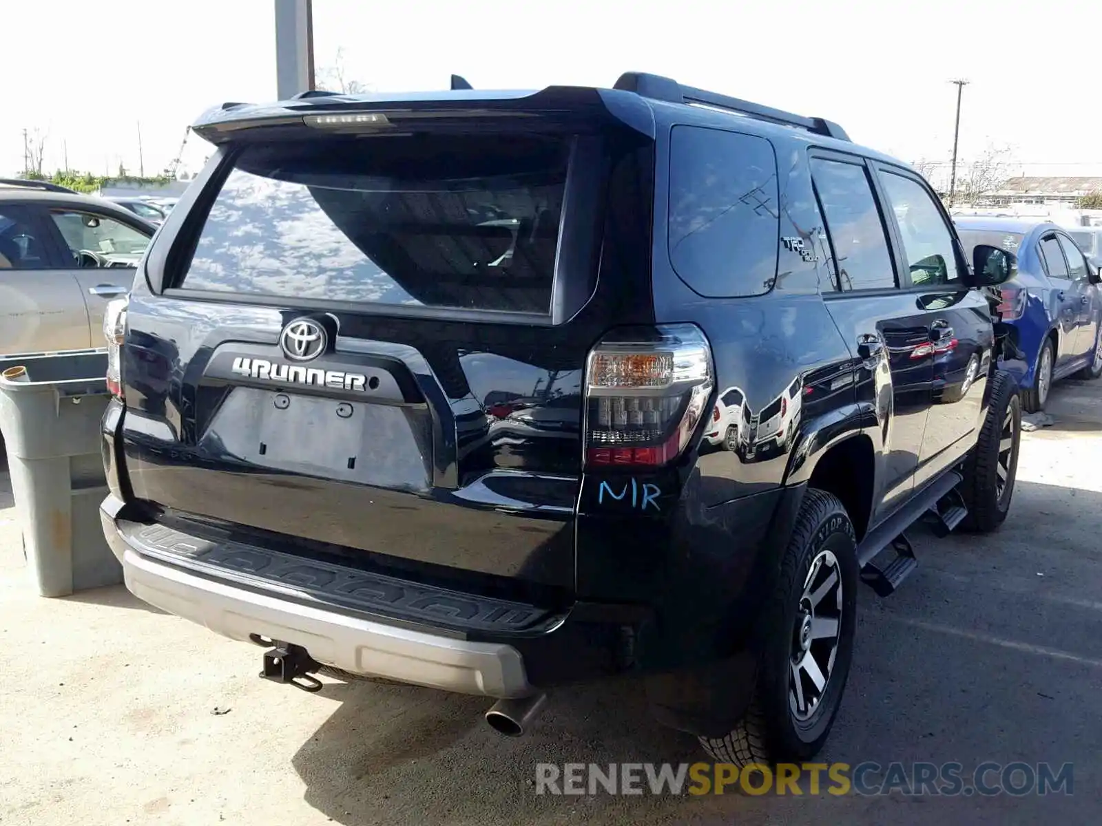 4 Фотография поврежденного автомобиля JTEBU5JR3K5629857 TOYOTA 4RUNNER SR 2019