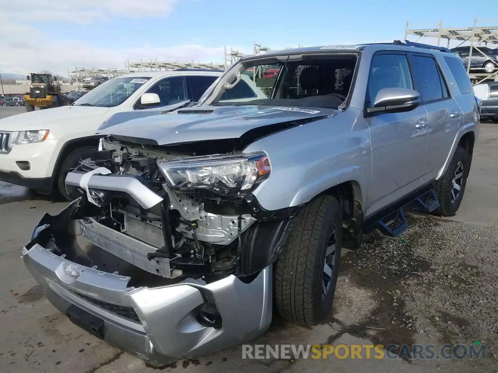 2 Фотография поврежденного автомобиля JTEBU5JR3K5647226 TOYOTA 4RUNNER SR 2019