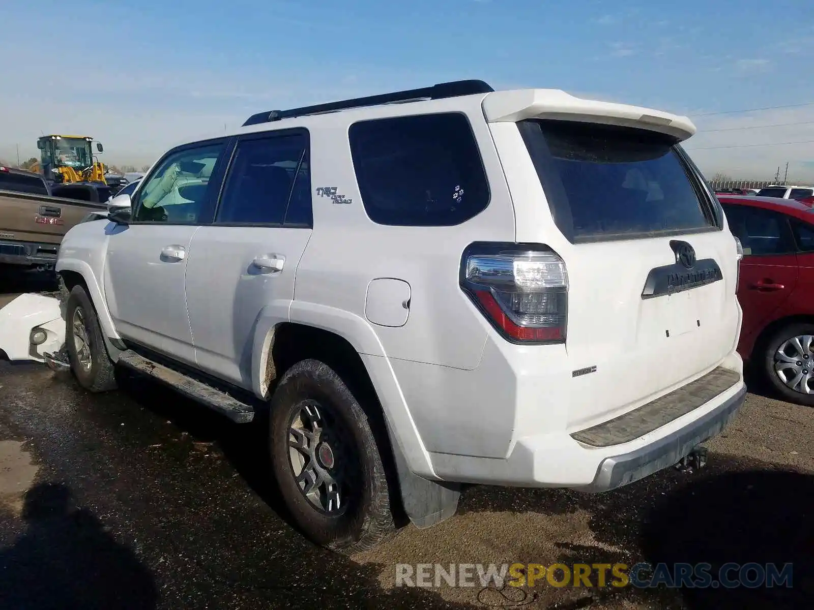 3 Фотография поврежденного автомобиля JTEBU5JR3K5650823 TOYOTA 4RUNNER SR 2019